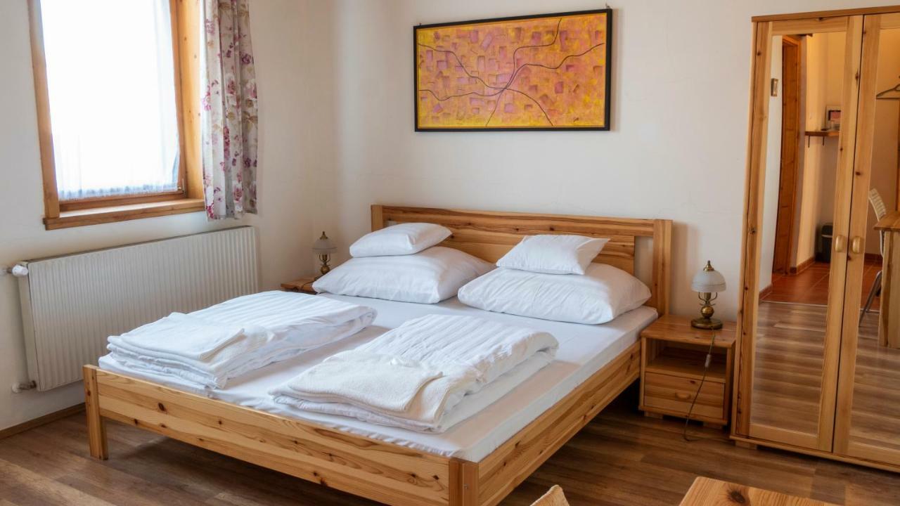 Ebner Pince - Panzio Bed & Breakfast Turbékpuszta Exterior photo